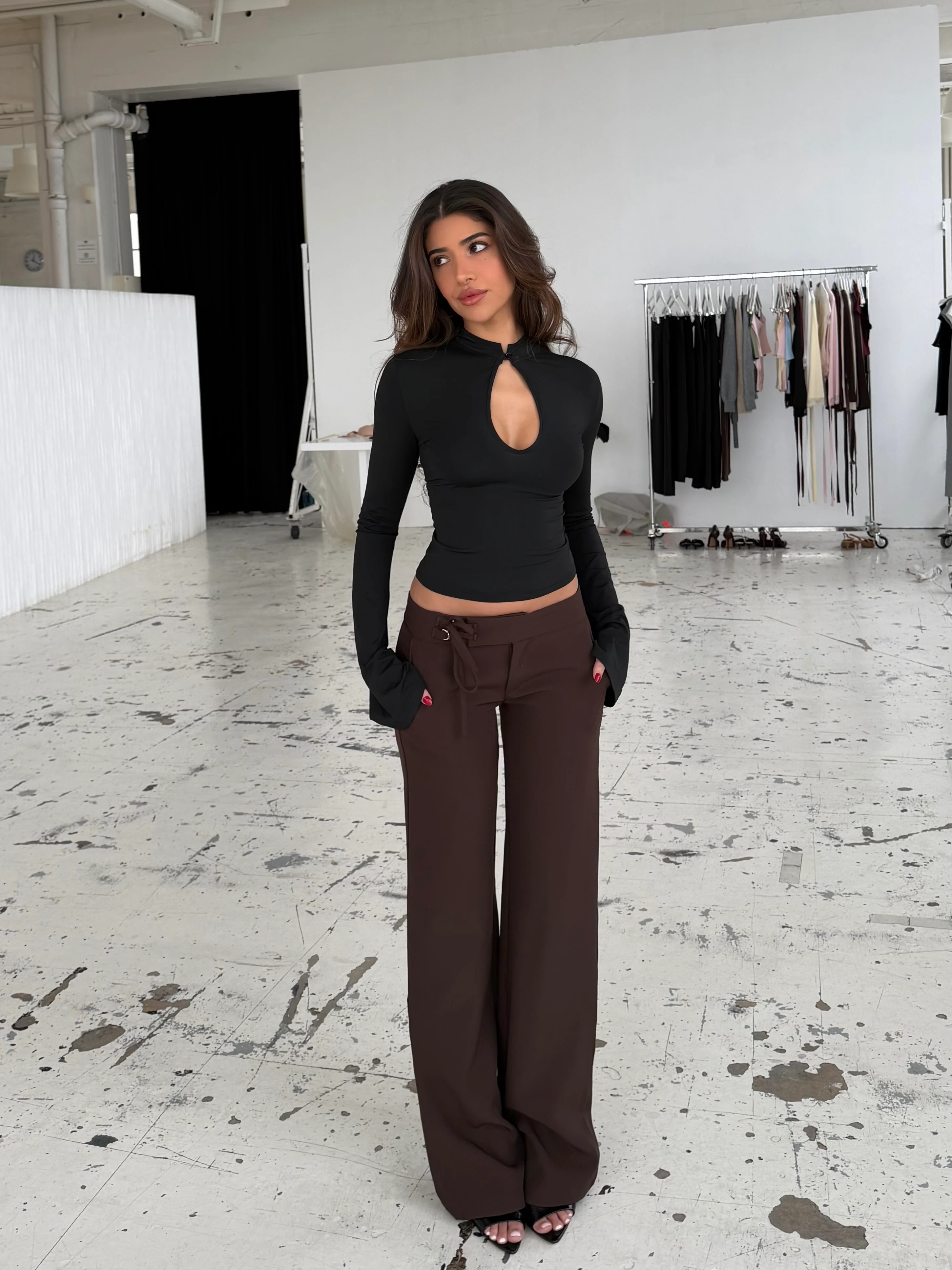 Buckle low waist bukser - mørk brun - Image 2