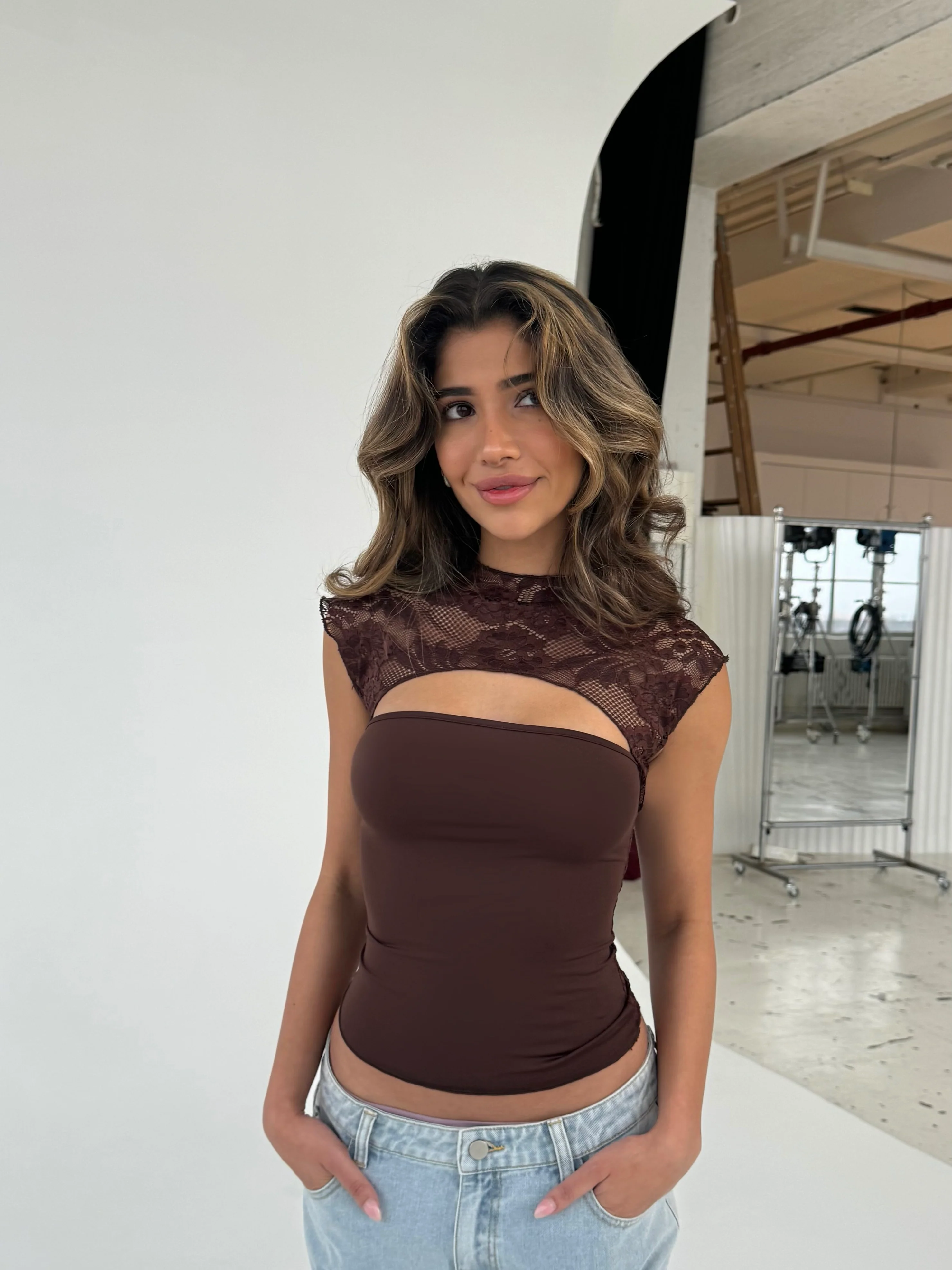 Lara lace top - mørk brun - Image 2