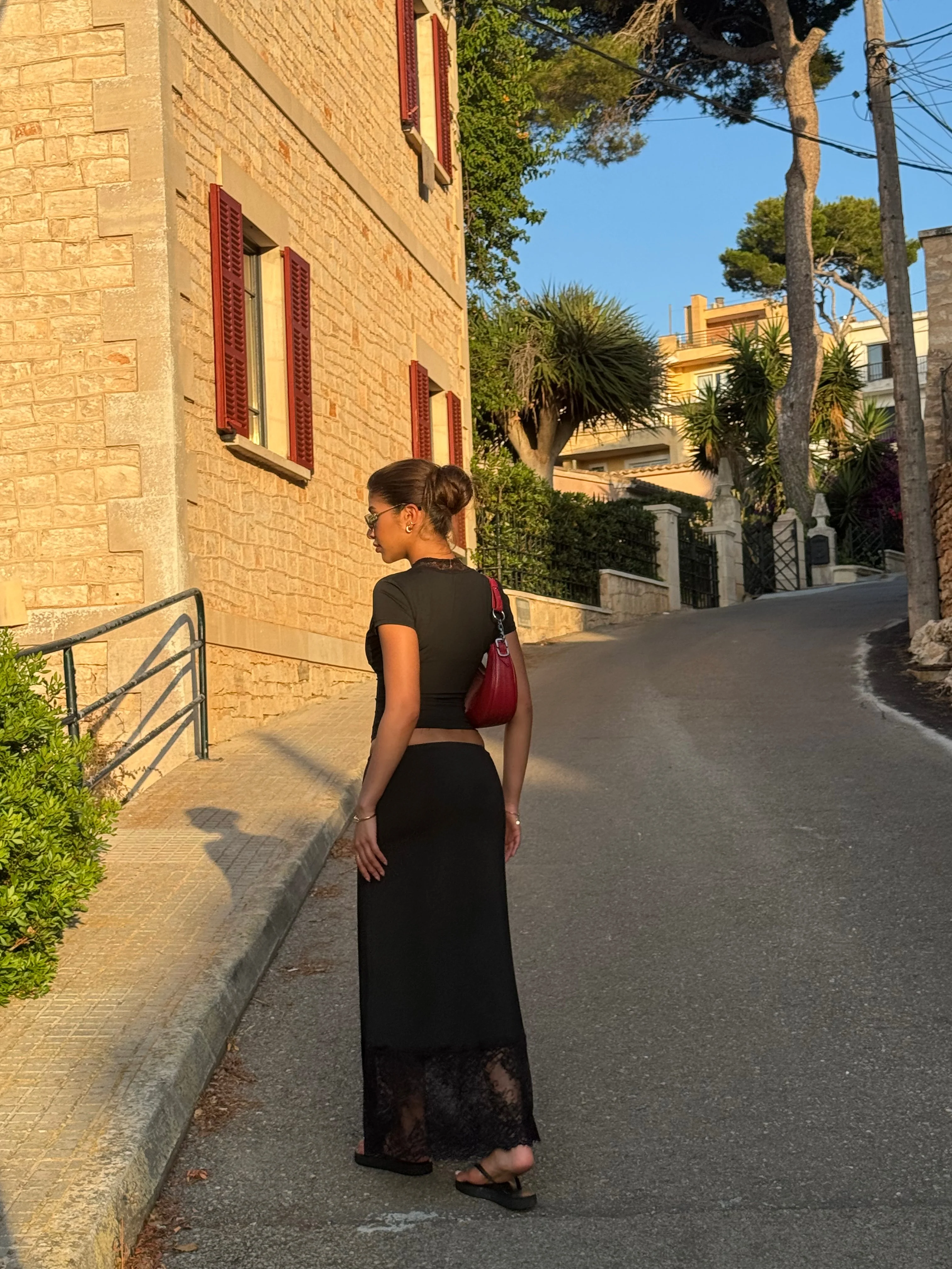 Maxi lace skirt - sort - Image 2