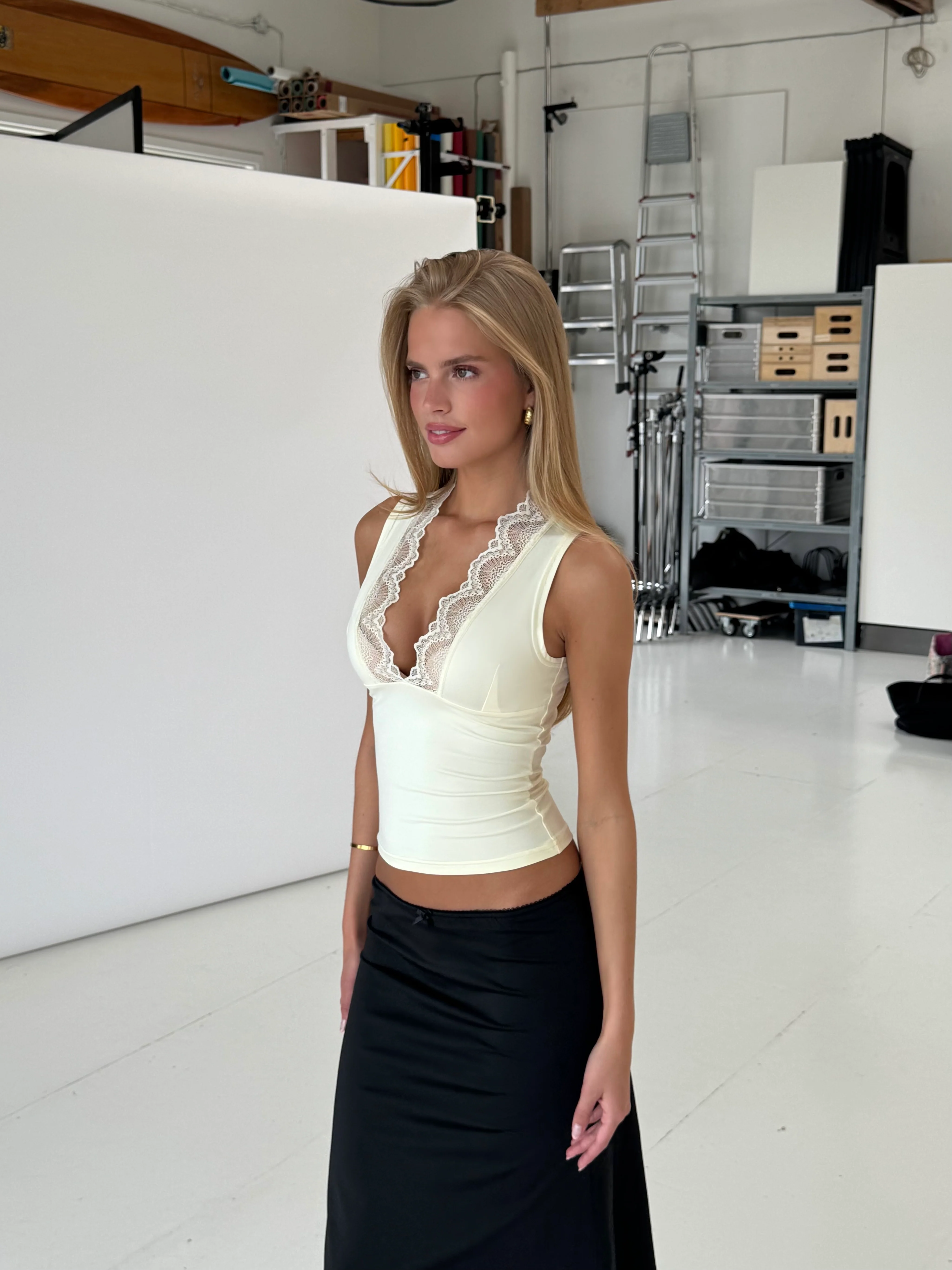 Lucia basic lace top - lys gul - Image 2